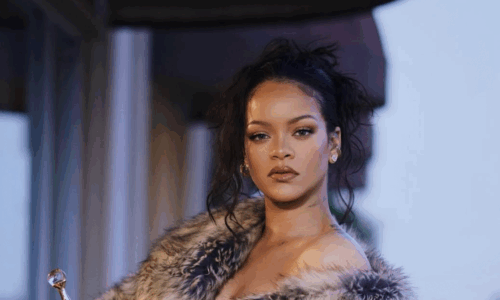 Rihanna Joins Festive Crowd at Mariah Carey’s Las Vegas Christmas Show