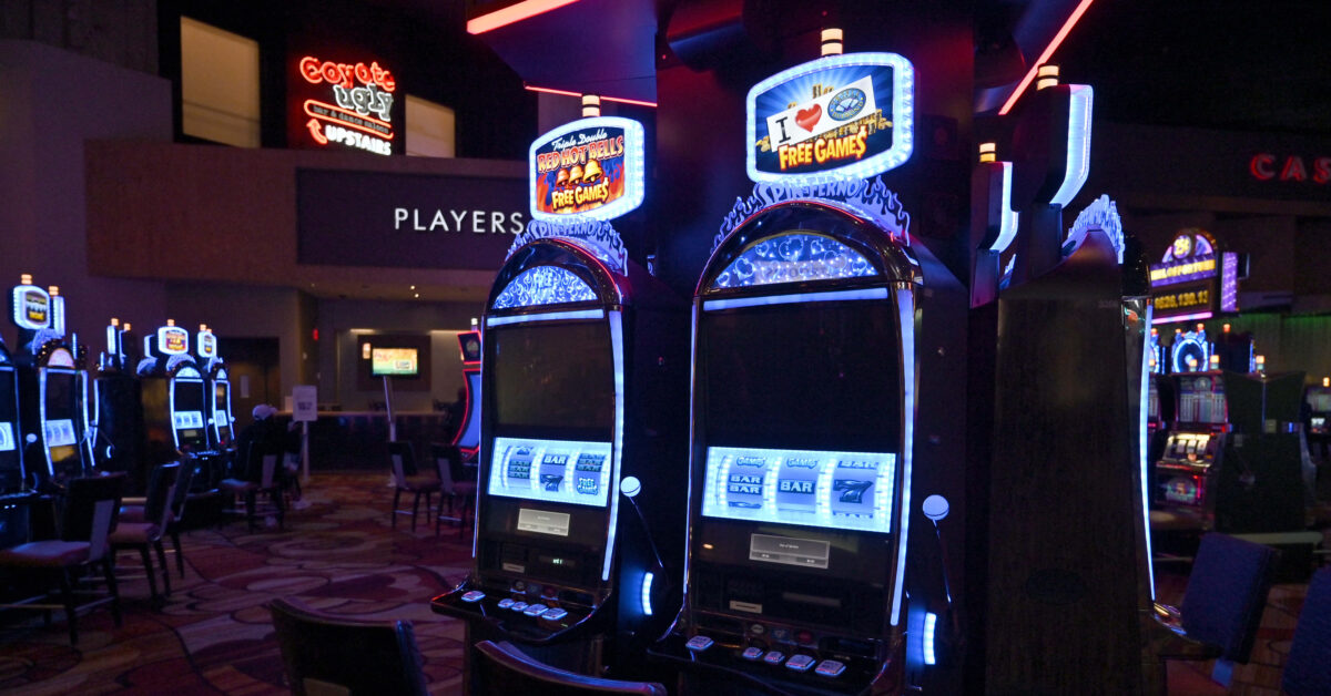 IRS Confirms $2K Slot Jackpot Reporting Threshold Starting in 2026