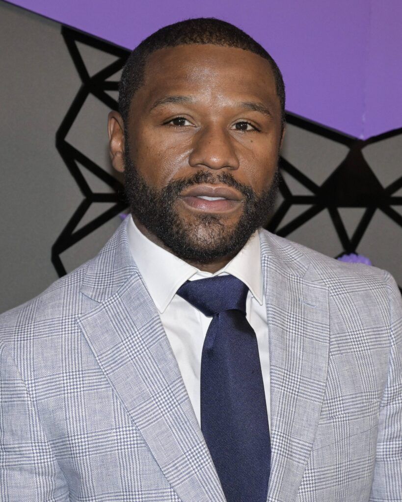 Boxing Icons Mayweather, Pacquiao to Clash in Epic Vegas Rematch