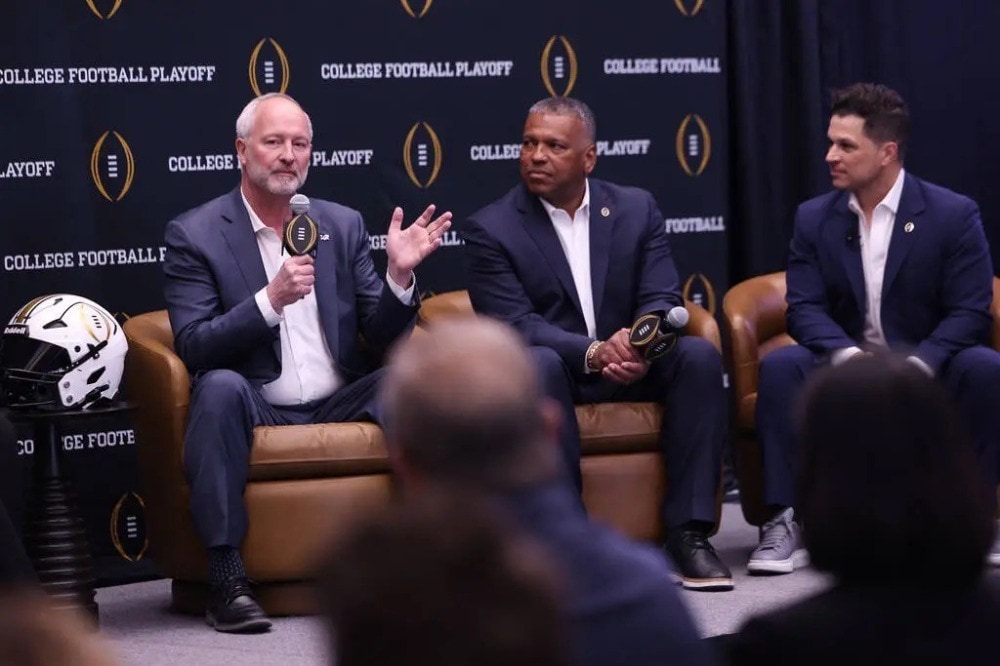 WrestleMania Week Meets Vegas Ice: Chelsea Green Joins Mark Shunock at T-Mobile Arena