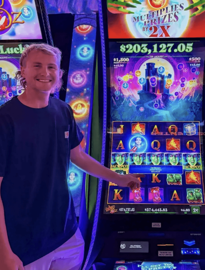 Illinois Tourist Nearly Walked Away Before Six-Figure Vegas Jackpot