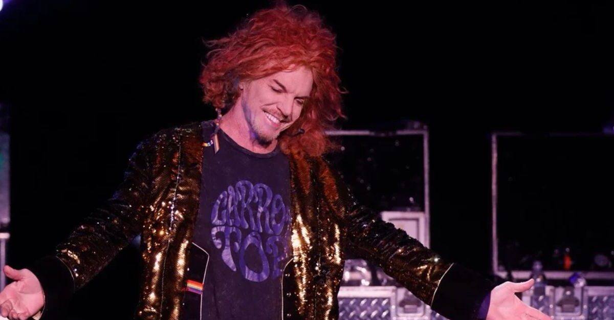 Carrot Top Breaks Silence, Thanks Fans Ahead of Las Vegas Stage Comeback